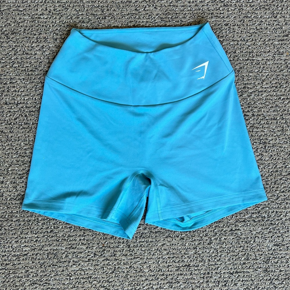 Blouse GYMSHARK shorts!! Size M!